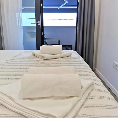 Appartement Lola Podstrana