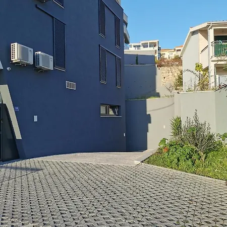 Lola Apartman Podstrana