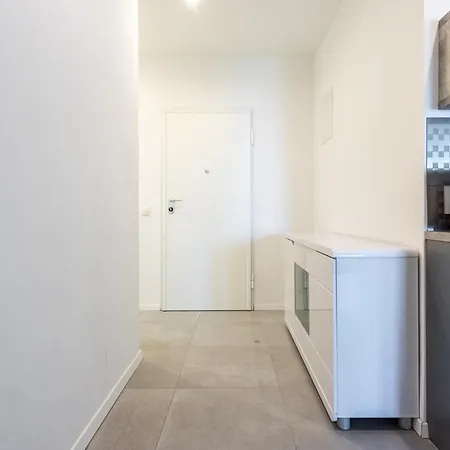 Lola Apartman *