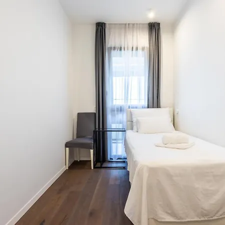 Lola Apartman *