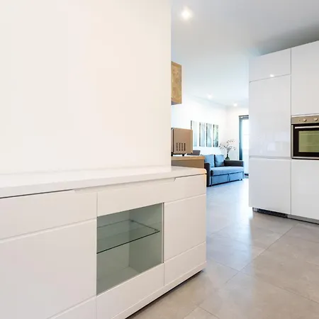 Lola Apartman *